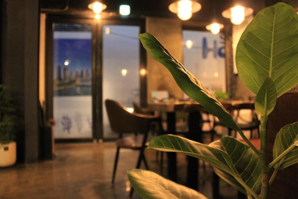 Good Day Mate Hostel Busan Bagian luar foto