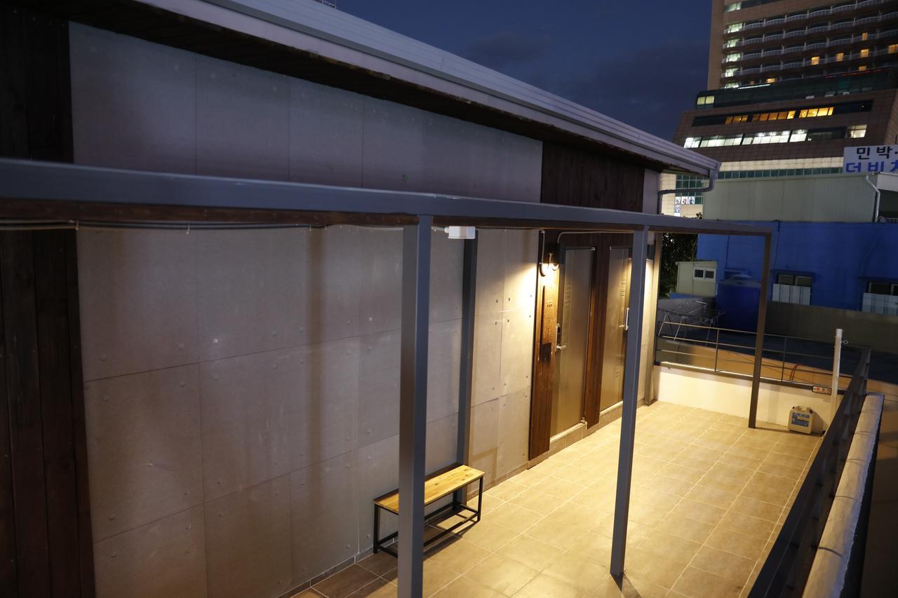 Good Day Mate Hostel Busan Bagian luar foto