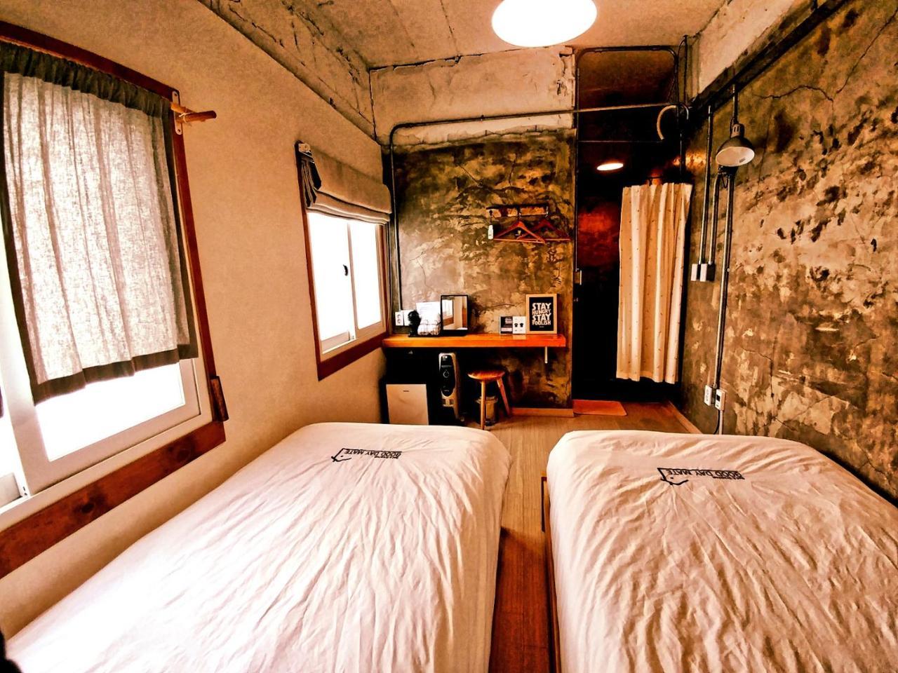 Good Day Mate Hostel Busan Bagian luar foto