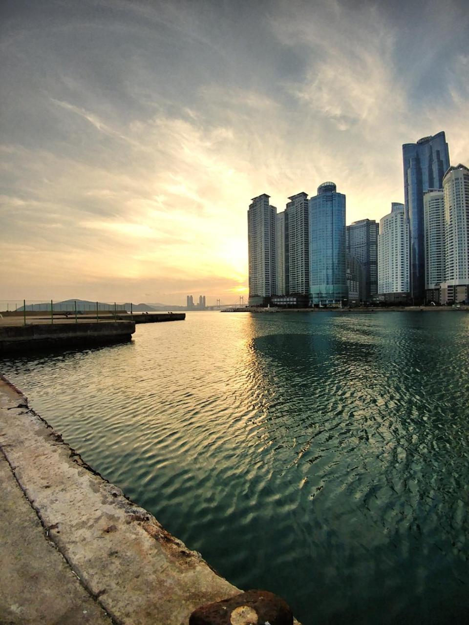 Good Day Mate Hostel Busan Bagian luar foto